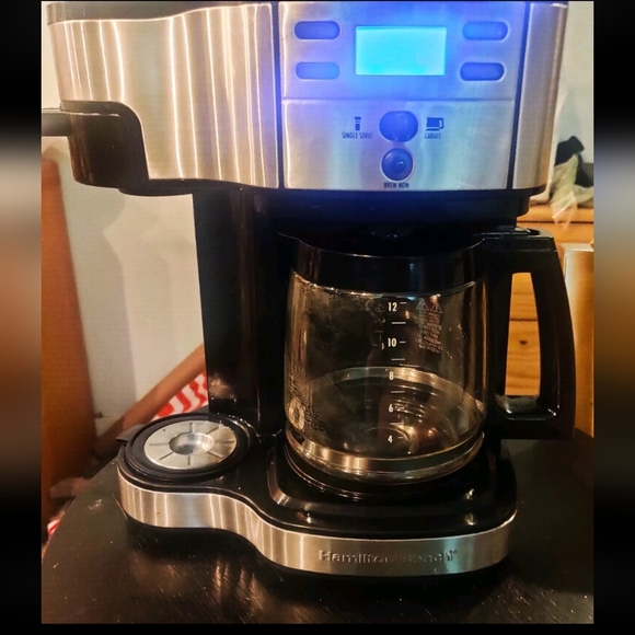 Hamilton Beach Drip Coffee Maker & Single Serve Machine2 Way12 Cup Programmable - Picture 2 of 12